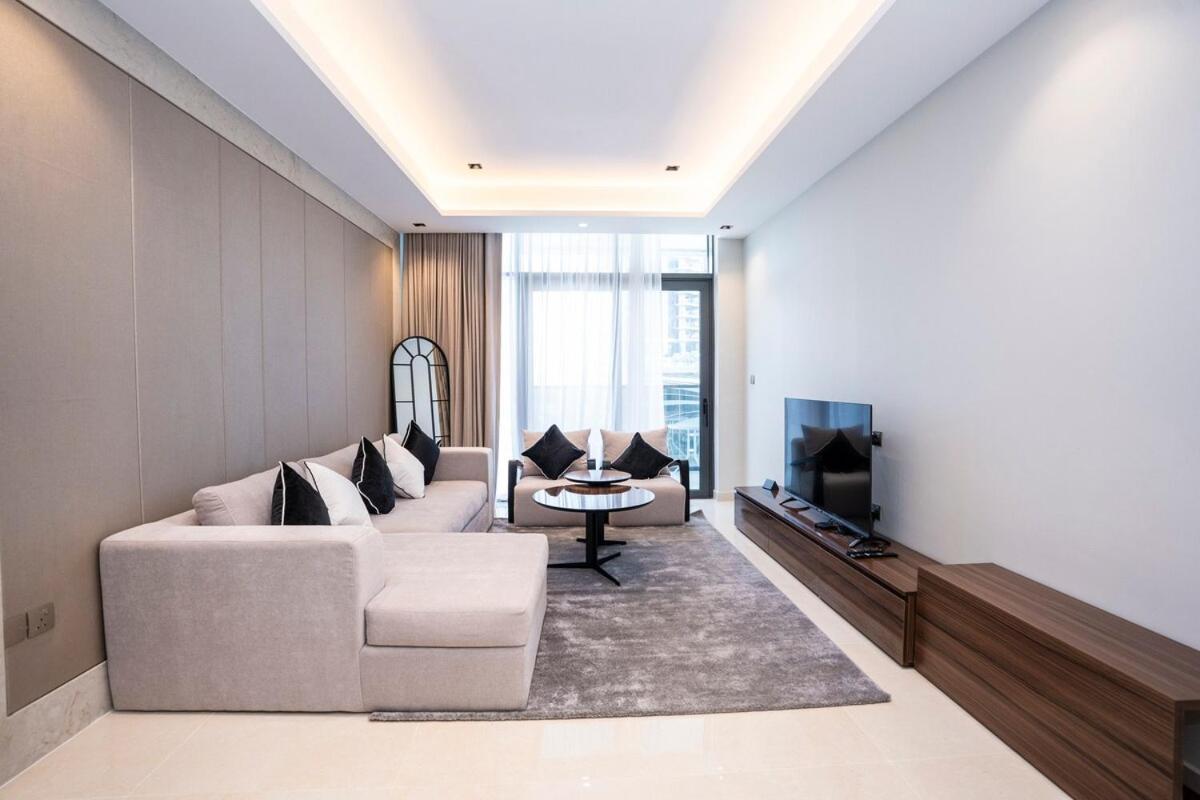 Elegant 2br Nobles Tower With Pool And Gym * Dubai