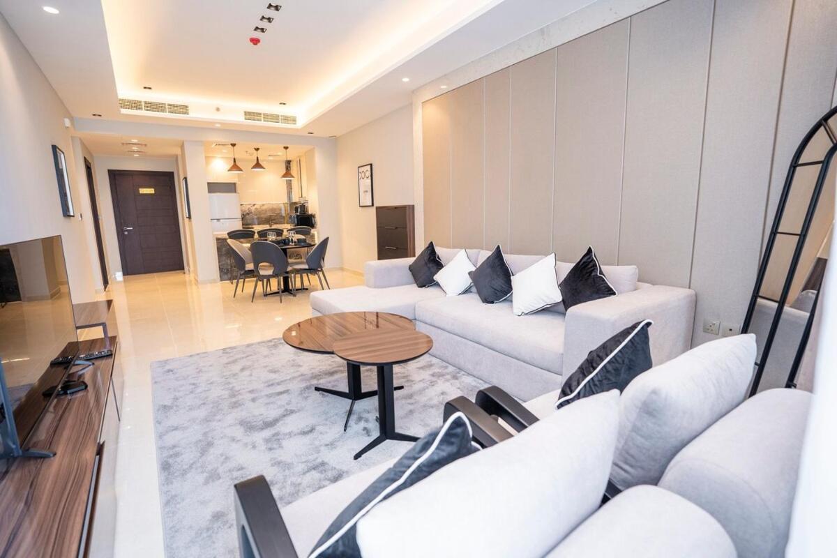 Elegant 2br Nobles Tower With Pool And Gym Apartment
