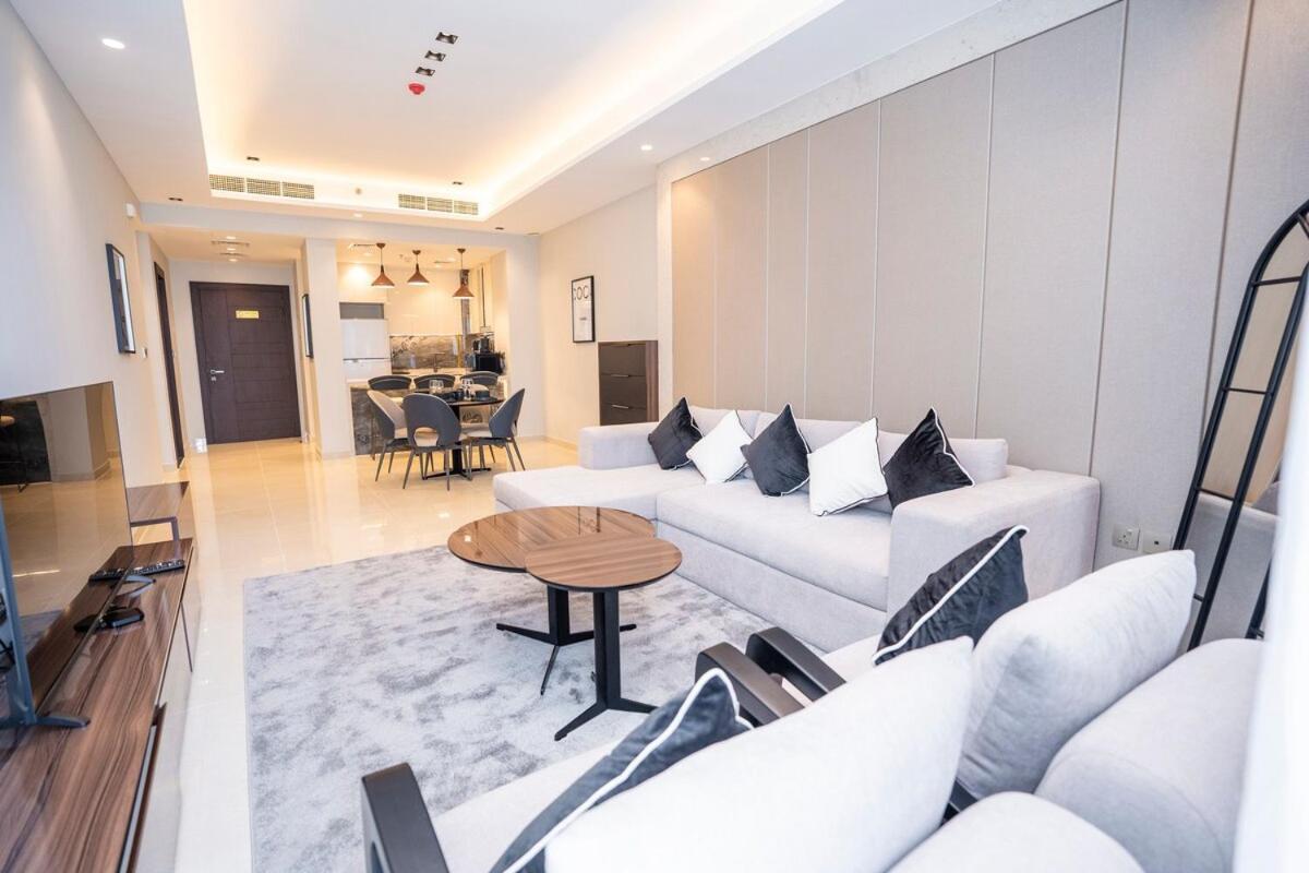 Apartment Elegant 2br Nobles Tower With Pool And Gym Dubai