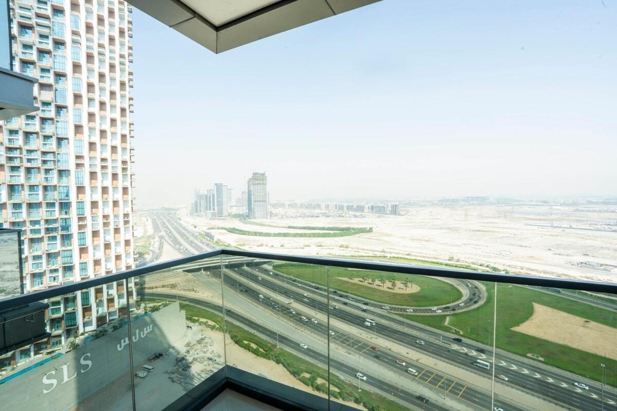 Elegant 2br Nobles Tower With Pool And Gym Dubai