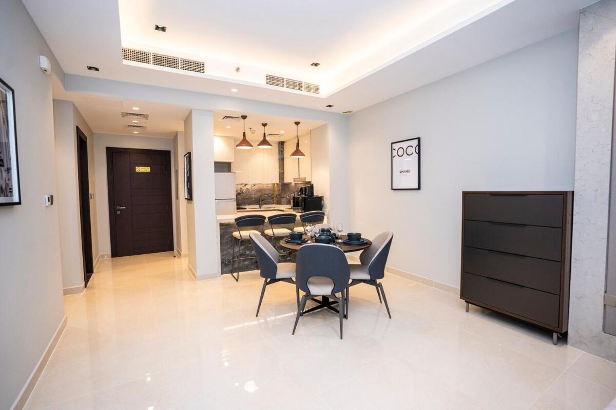 Elegant 2br Nobles Tower With Pool And Gym Appartement *