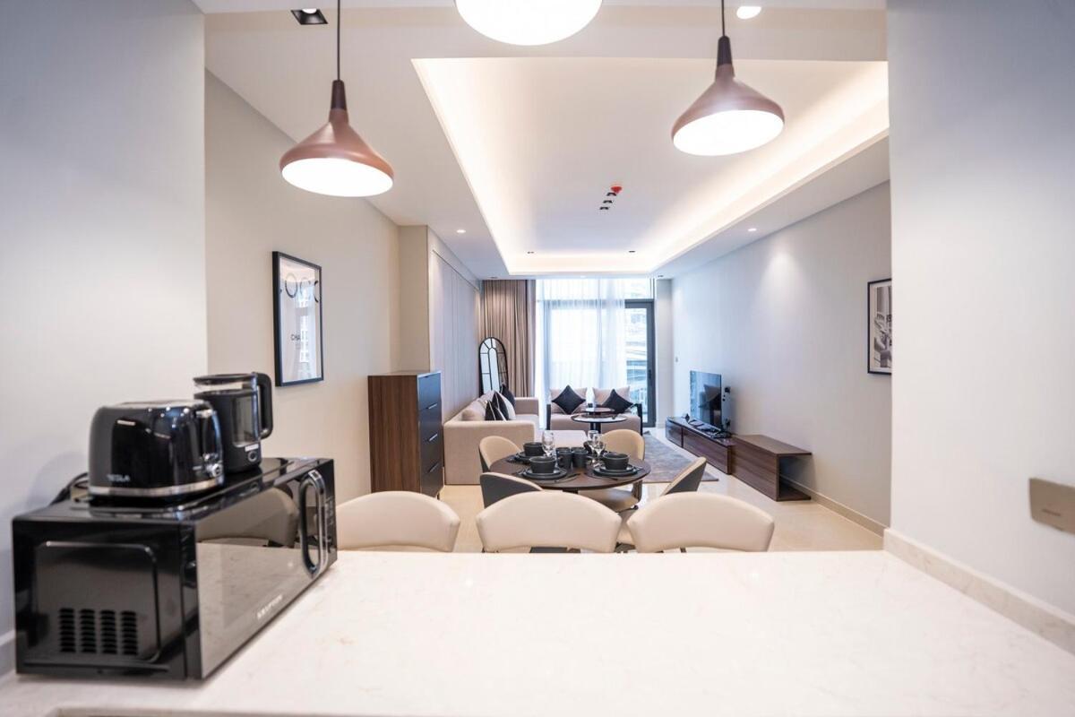 Elegant 2br Nobles Tower With Pool And Gym *