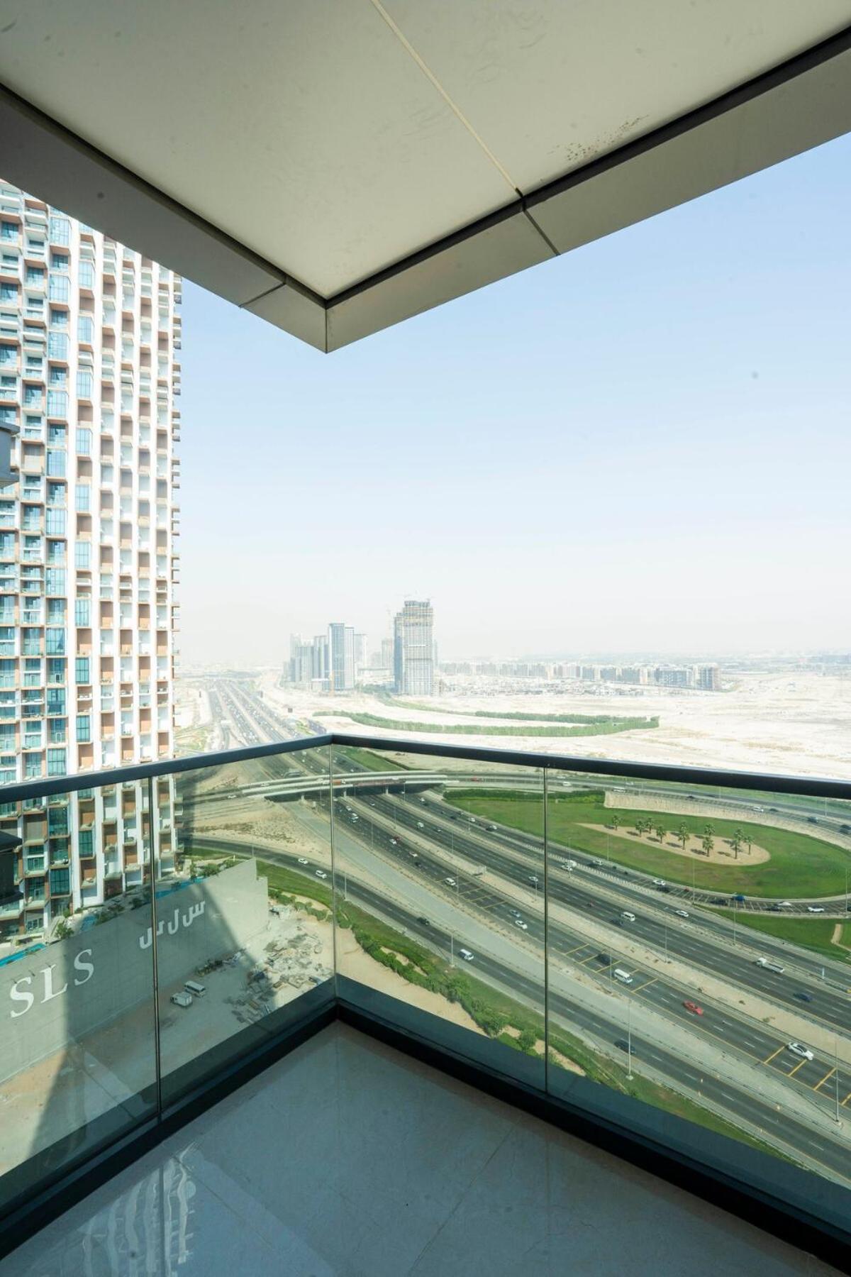 Elegant 2br Nobles Tower With Pool And Gym Appartement Dubai