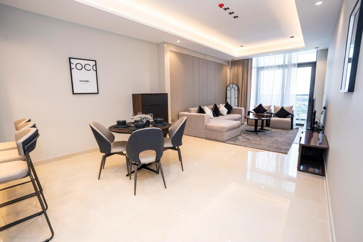 Elegant 2br Nobles Tower With Pool And Gym *